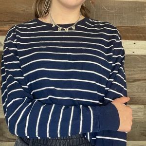 Navy blue & White crop-top